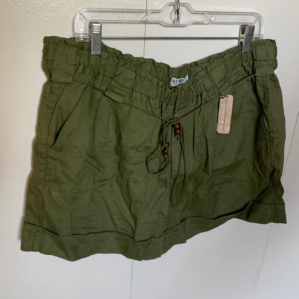Old Navy large green olive shorts